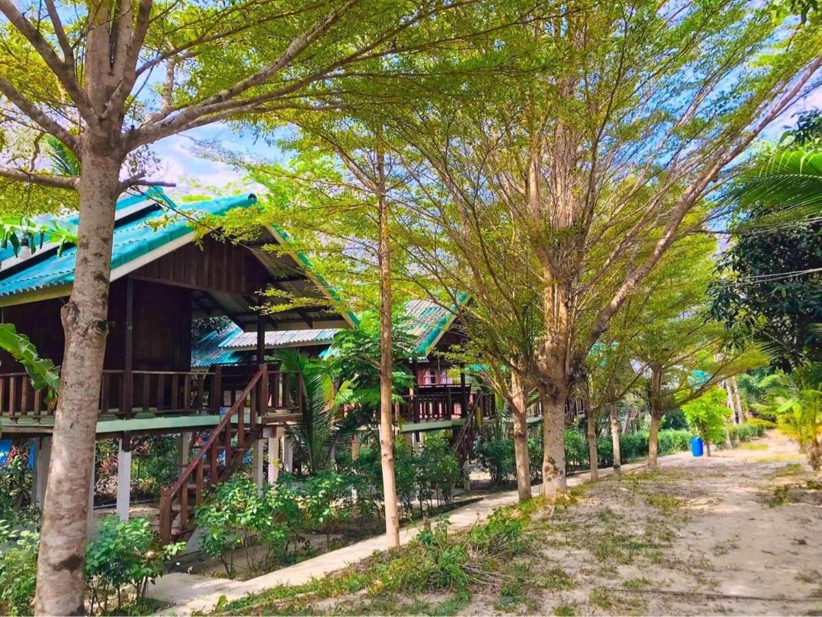 Hotel Rasta House,,Koh Phayam Esterno foto