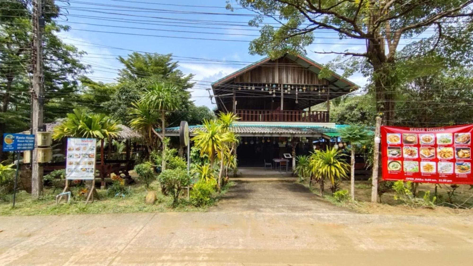Hotel Rasta House,,Koh Phayam Esterno foto